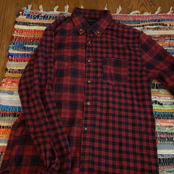 Aeropostale xl mens red flannel shirt. Red and black flannel - Picture 3 of 3